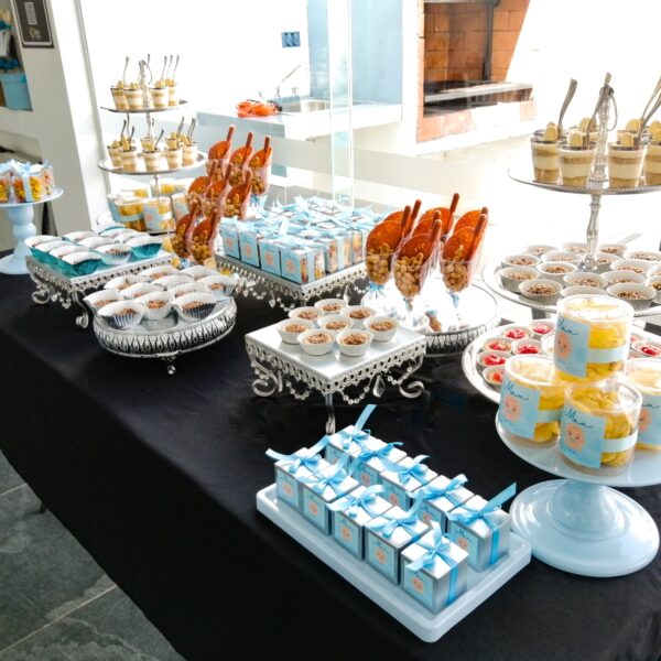 Mesa Mixta "Azul" para 50 personas